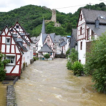 ANÁLISIS DE RIESGO DE INUNDACIONES POR TORMENTAS Y HURACANES